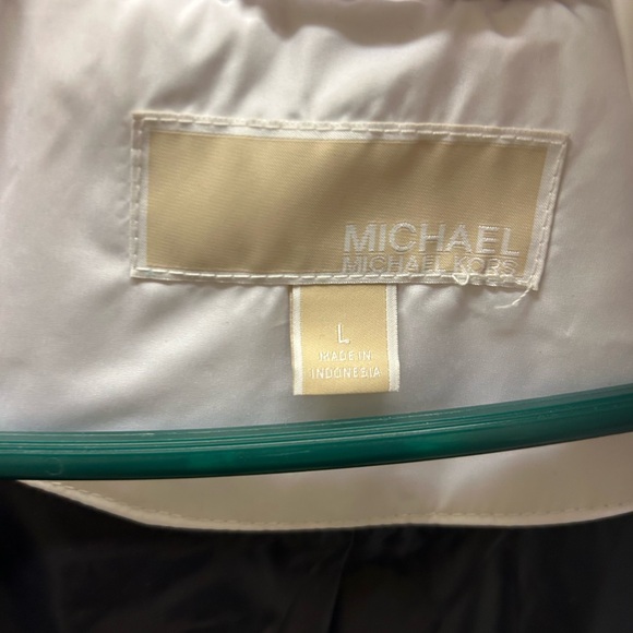 Michael Kors Duck down puffer jacket with belt stylish & trending luxury - Picture 6 of 7